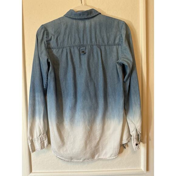 Maurices Ombre Chambray Denim Shirt Blue White Dip Dye Zip Hem XS - Picture 2 of 6